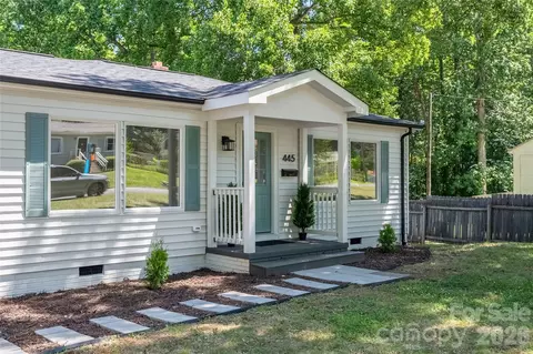 445 Oakwood Ave, Mooresville, NC 28115