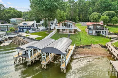 918 Pinehaven Dr, New London, NC 28127