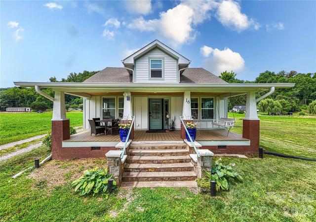 16 Riverside Dr, Barnardsville, NC 28709