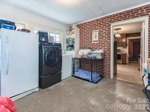 2111 Emmanuel Church Rd, Conover, NC 28613