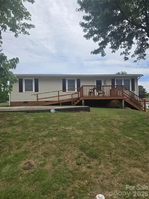 630 9th Avenue Se Dr SE, Hickory, NC 28602