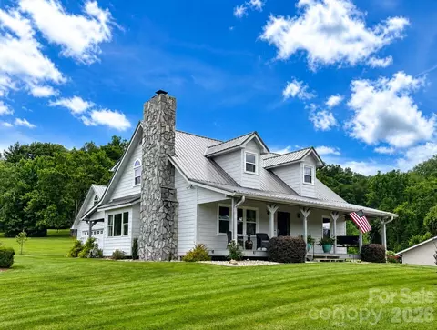 73 Rivercrest Ct, Canton, NC 28716