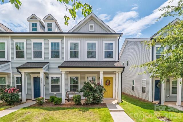 1031 Plaza Walk Dr, Charlotte, NC 28215