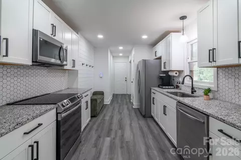Entry Way - 2406 Bearskin Ln, Monroe, NC 28110 photo 1 of 1