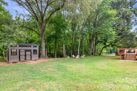 Exterior - 2406 Bearskin Ln, Monroe, NC 28110 photo 6 of 7