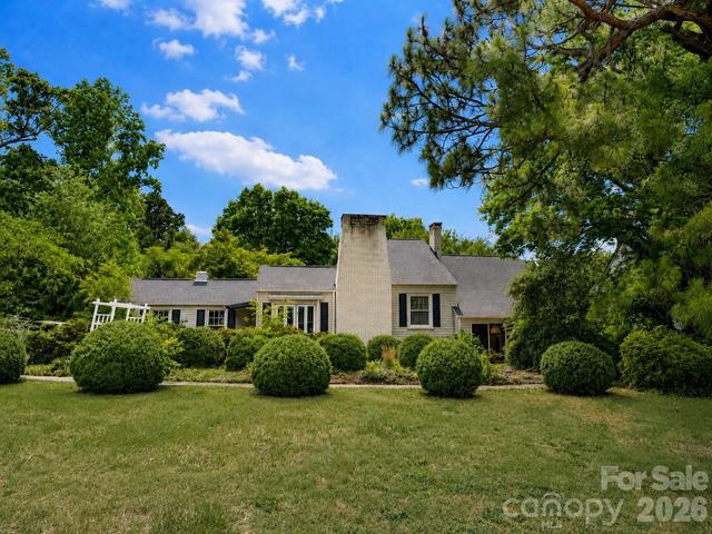 404 Fairview Dr, Lexington, NC 27292