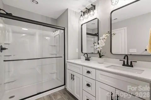 Bath - 116 Newell Ave, Kannapolis, NC 28081 photo 1 of 2