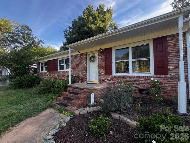 203 Kenwood Dr, Shelby, NC 28150