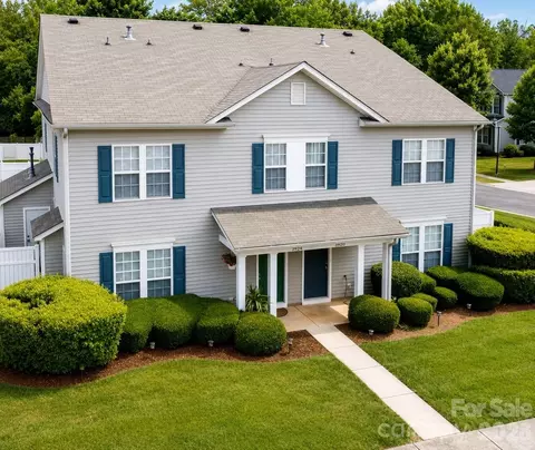 2049 Flushing Ct, Charlotte, NC 28215