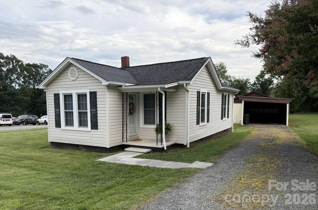108 Fletcher St, Morganton, NC 28655