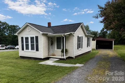 108 Fletcher St, Morganton, NC 28655