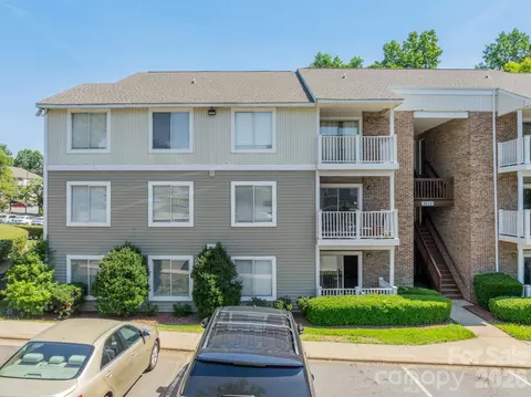 9519 University Terrace A Dr #A, Charlotte, NC 28262