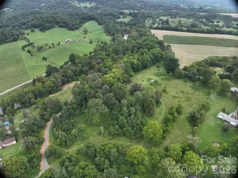 37 Amber Ln, Clyde, NC 28721 photo 3
