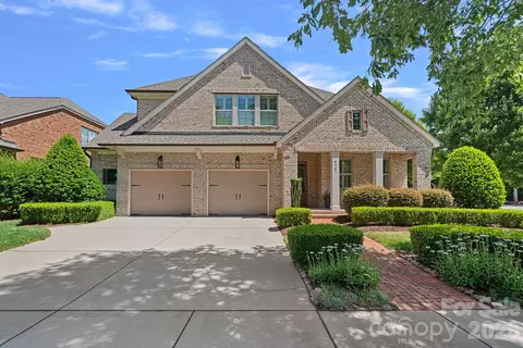 9141 Robbins Preserve Rd, Cornelius, NC 28031