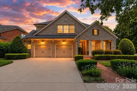 9141 Robbins Preserve Rd, Cornelius, NC 28031
