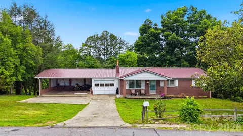 4219 Benfield Dr, Hudson, NC 28638