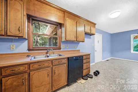 Kitchen - 11488 Beagle St, Midland, NC 28107 photo 3 of 3