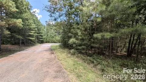 14 Spring Hollow Rd, Lake Lure, NC 28746