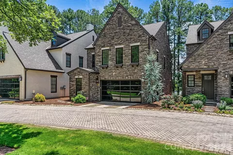 318 Ambleside Village Ln, Davidson, NC 28036
