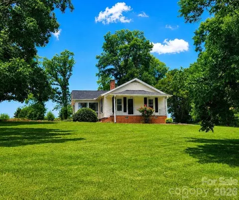 1209 Requa Rd, Cherryville, NC 28021