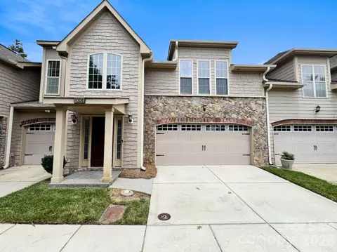 1005 Stuarts Landing Dr, Cramerton, NC 28032