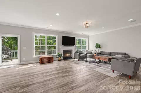 Living - 3025 Haley Cir, Davidson, NC 28036 photo 2 of 2