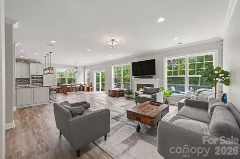 Living - 3025 Haley Cir, Davidson, NC 28036 photo 1 of 2
