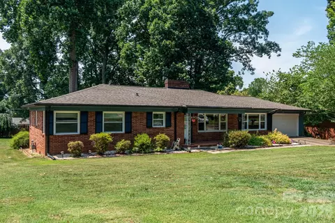 117 Rockwood Ln, Statesville, NC 28677