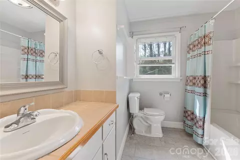 Bath - 425 Bost Rd, Morganton, NC 28655 photo 1 of 2