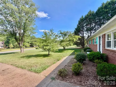 Exterior - 425 Bost Rd, Morganton, NC 28655 photo 2 of 9