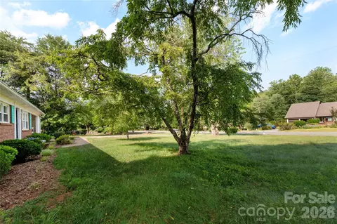 Exterior - 425 Bost Rd, Morganton, NC 28655 photo 9 of 9