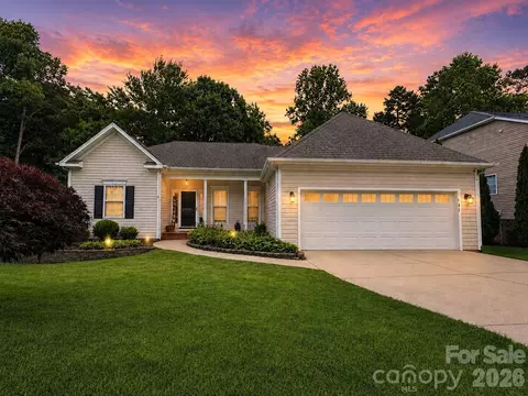 147 Broken Pine Ln, Mooresville, NC 28117