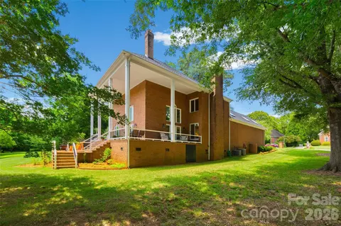 Exterior - 636 Landsdowne Ct, Fort Mill, SC 29708 photo 6 of 9