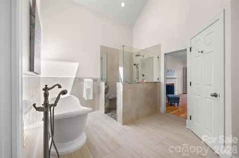 Bath - 636 Landsdowne Ct, Fort Mill, SC 29708 photo 2 of 5