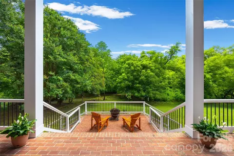 Exterior - 636 Landsdowne Ct, Fort Mill, SC 29708 photo 3 of 9