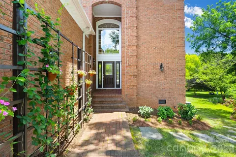 Exterior - 636 Landsdowne Ct, Fort Mill, SC 29708 photo 2 of 9