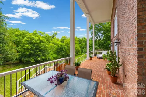Exterior - 636 Landsdowne Ct, Fort Mill, SC 29708 photo 4 of 9