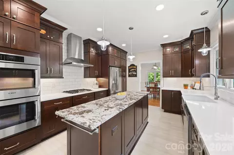 Kitchen - 636 Landsdowne Ct, Fort Mill, SC 29708 photo 2 of 4