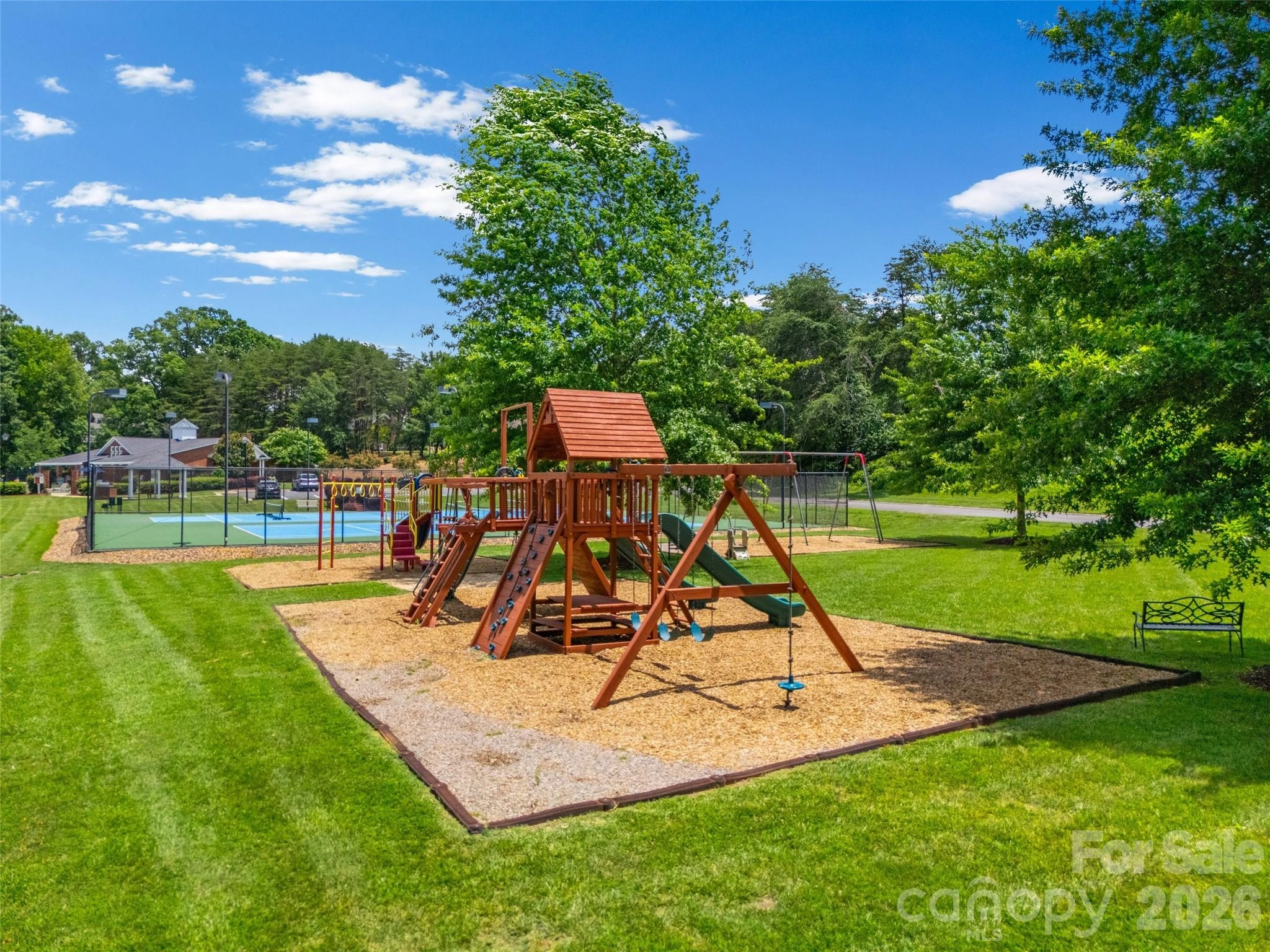 View/Area - 636 Landsdowne Ct, Fort Mill, SC 29708 photo 2 of 2