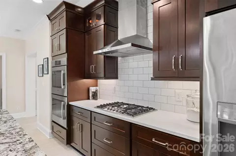 Kitchen - 636 Landsdowne Ct, Fort Mill, SC 29708 photo 4 of 4