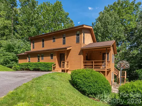 1575 Red Maple Dr, Waynesville, NC 28785