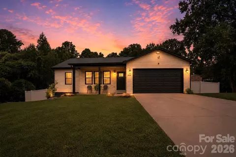 544 30th Nw Ave NW, Hickory, NC 28601