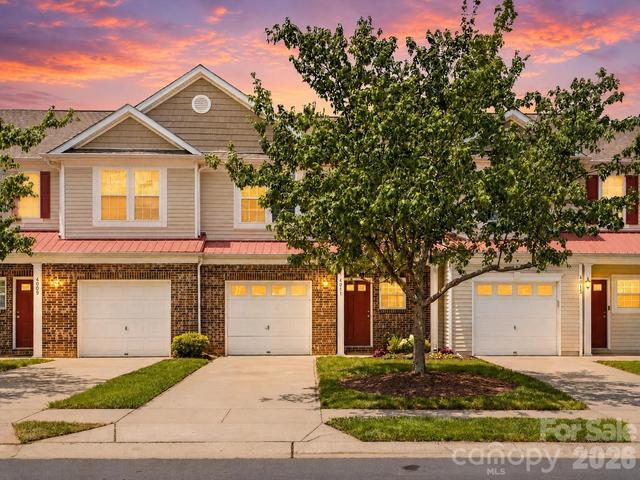 4011 Abbotsbury Dr, Fort Mill, SC 29707