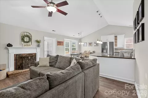 Entry Way - 3237 Midland Rd, Midland, NC 28107 photo 4 of 4