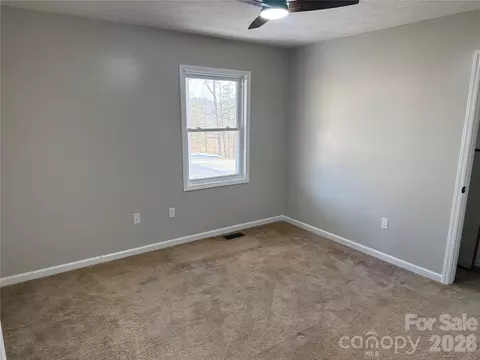 Bedroom - 628 Hidden View Loop, Marion, NC 28752 photo 1 of 5