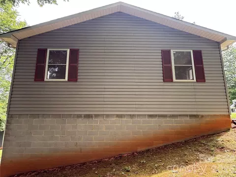 Exterior - 628 Hidden View Loop, Marion, NC 28752 photo 11 of 14