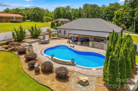 Exterior - 101 Ruby Ln, Maiden, NC 28650 photo 6 of 13