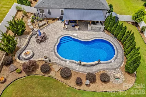 Exterior - 101 Ruby Ln, Maiden, NC 28650 photo 4 of 13