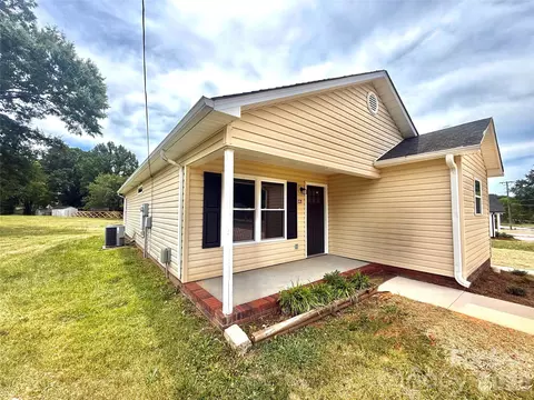 121 S Beaver St, Landis, NC 28088