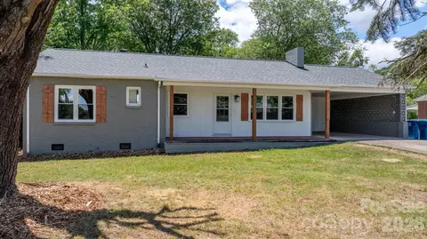 1102 Afton Dr, Cajahs Mountain, NC 28645